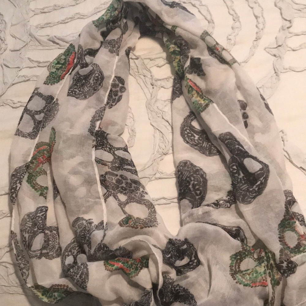 Skull Infinity Scarf